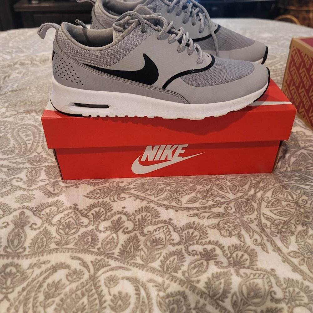 Grey Nike Air max Mathea